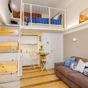 https://milan-flat-michelangelo.it-lombardy.com